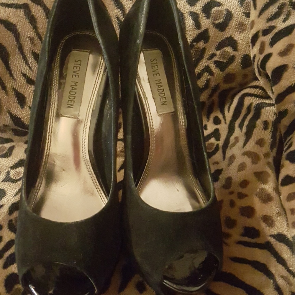 Steve Madden black suede 8.5 peep toe pumps